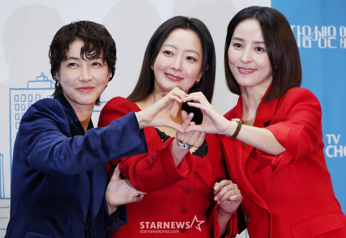 진서연-김희선-한혜진 '찐친들의 손하트'[★포토]