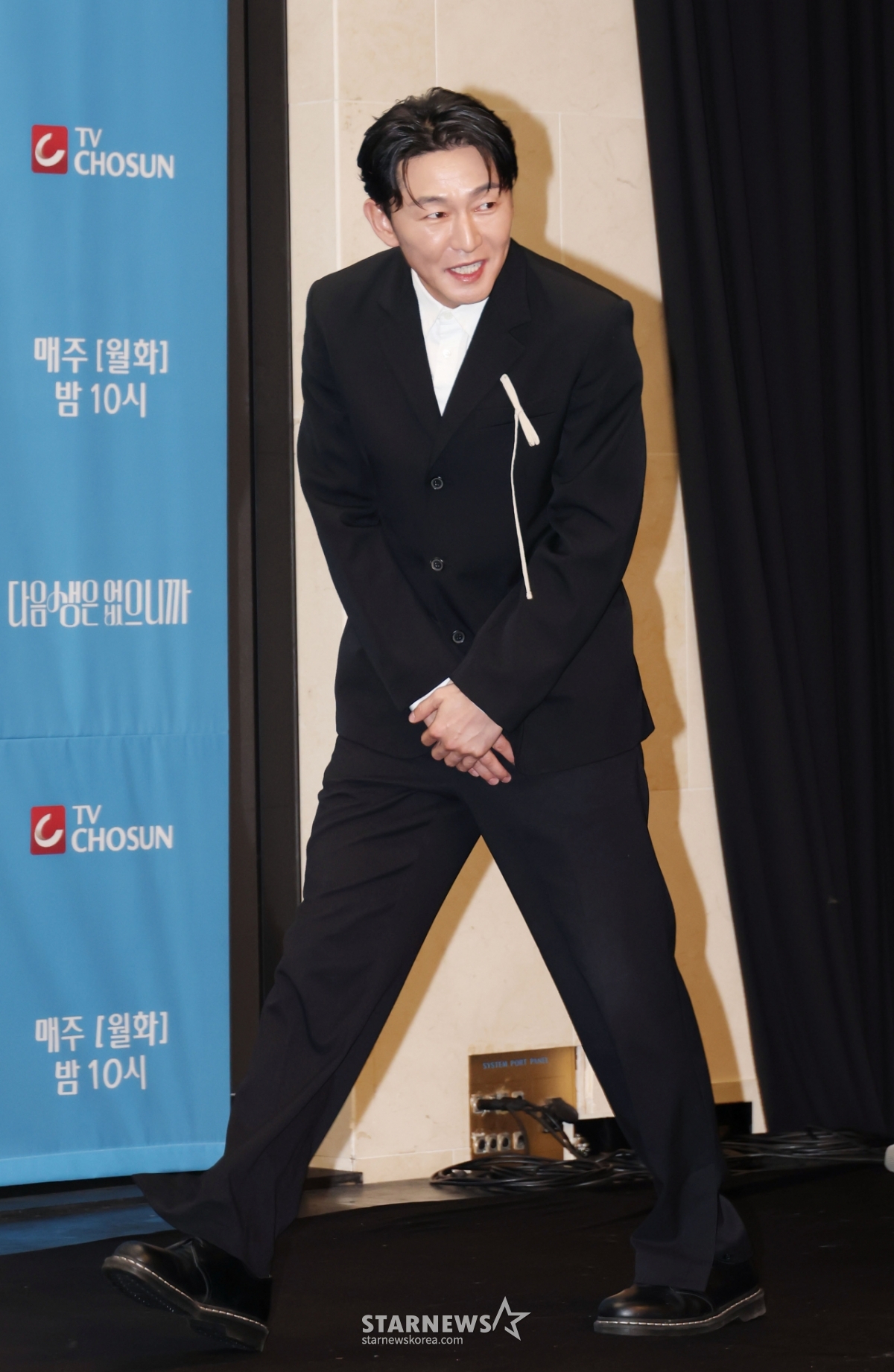 허준석 '공손한 발걸음'[★포토]