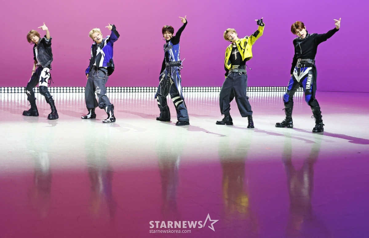 AM8IC '완벽한 데뷔 무대'[★포토]