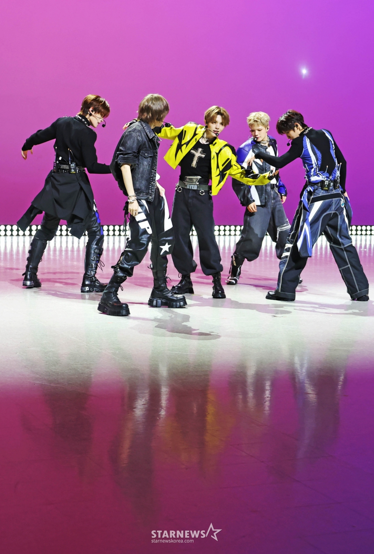 AM8IC '핑크빛 다크 판타지'[★포토]