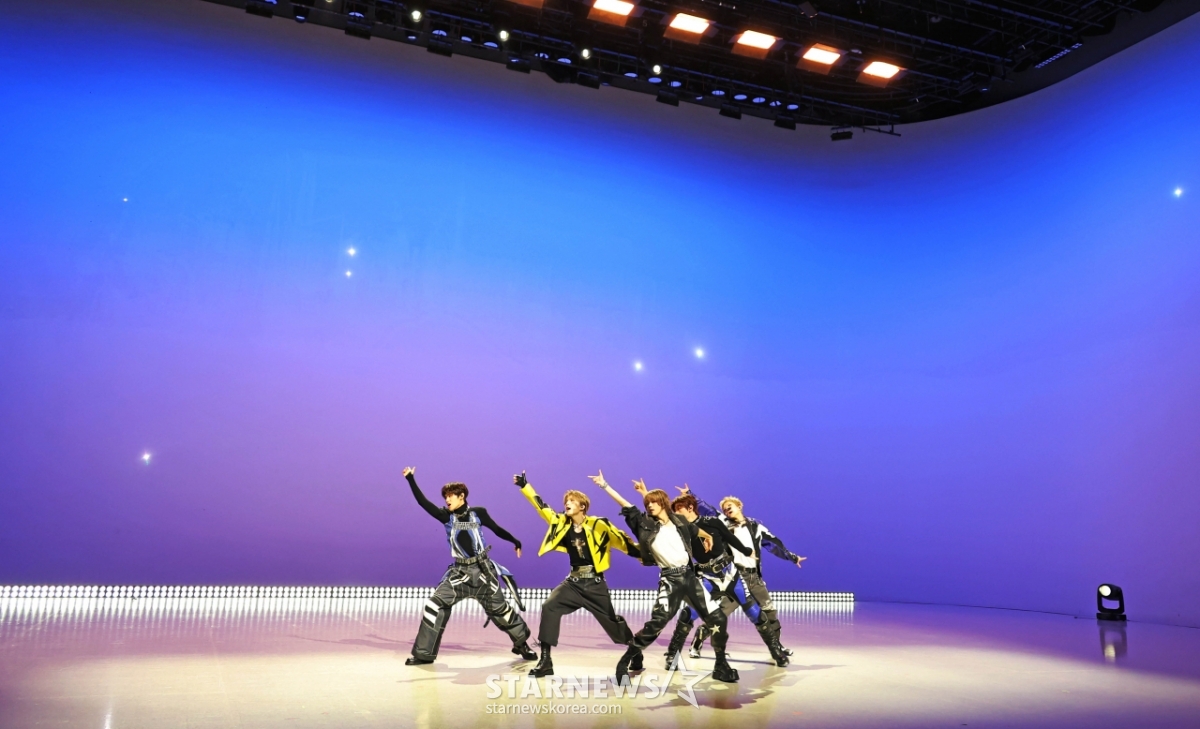 AM8IC '웅장한 데뷔 무대'[★포토]
