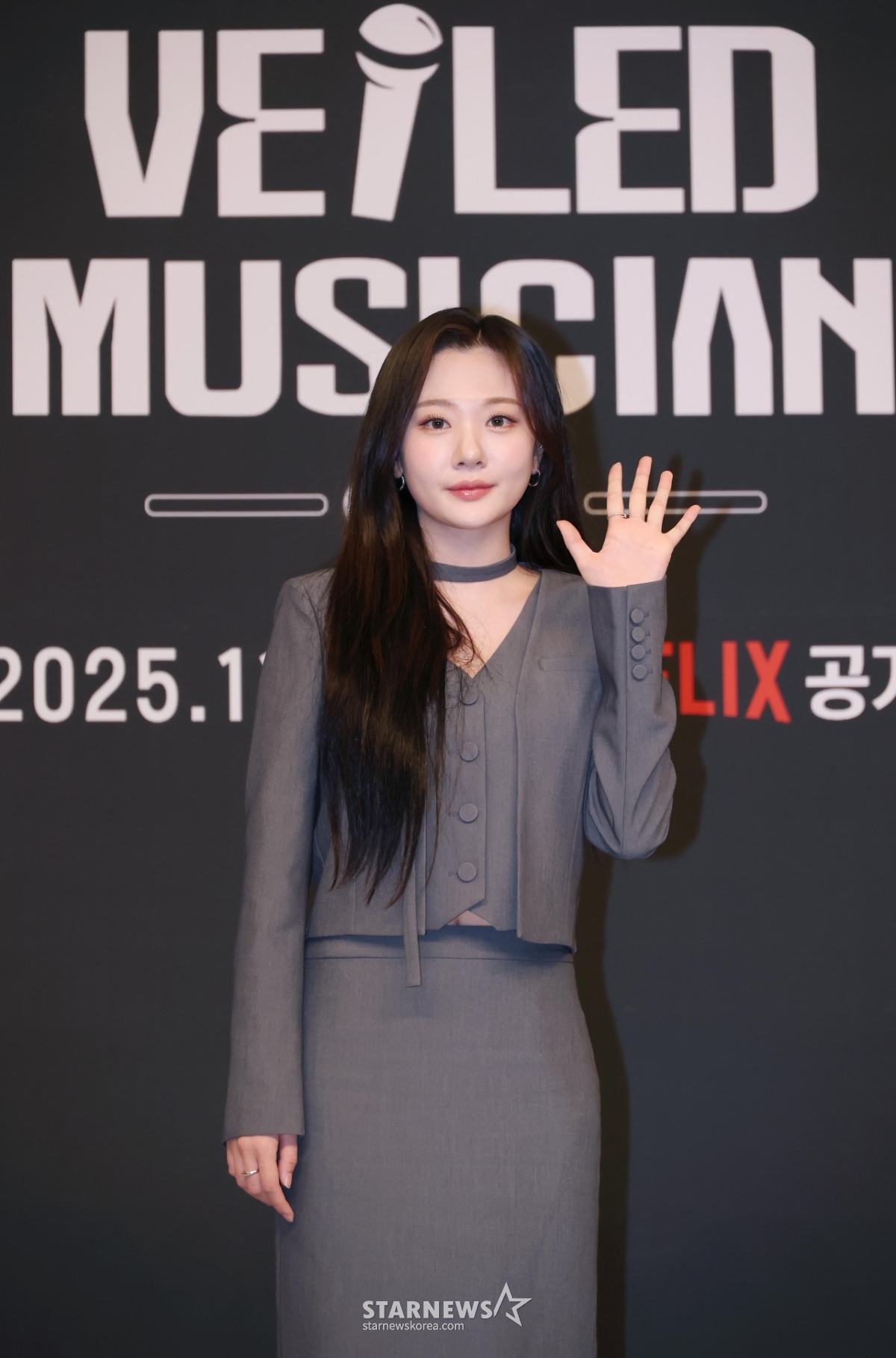 안지영 '시크한 손인사'[★포토]