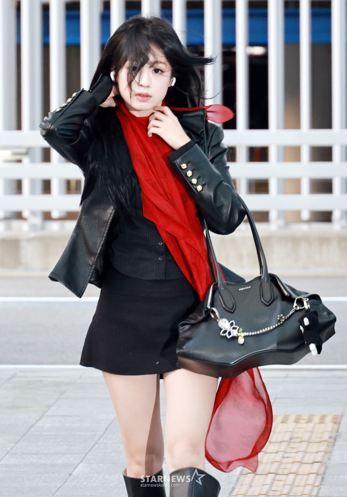 베이비몬스터 아현 '블랙&레드'[★포토]