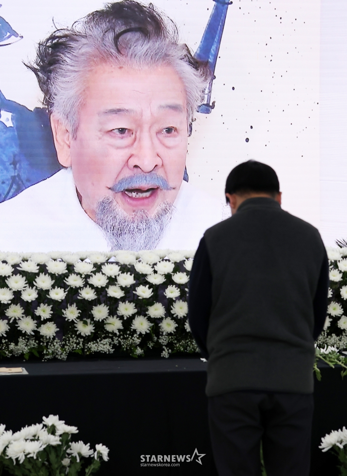 고인 향한 묵념[★포토]