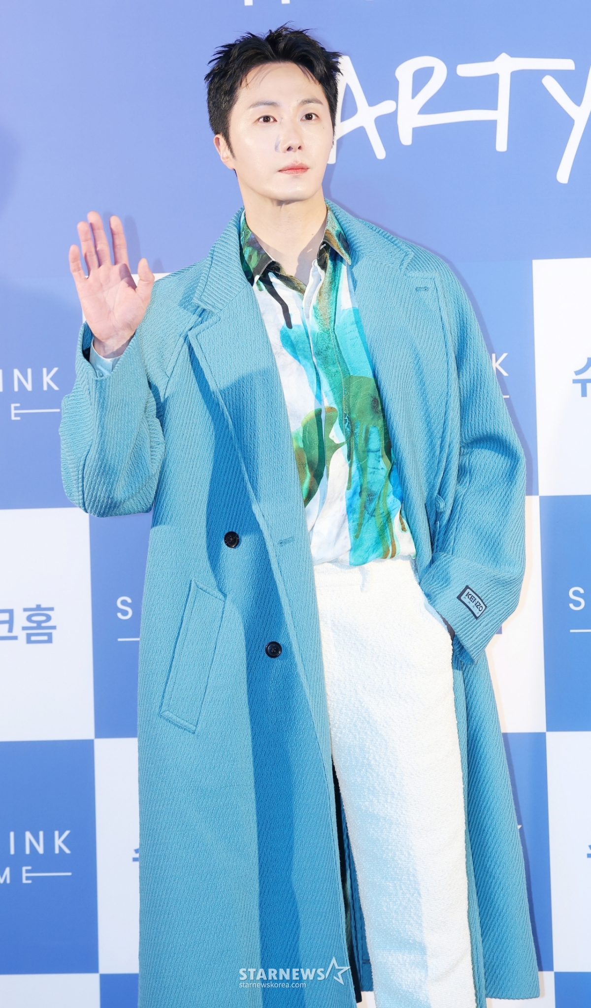 정일우, 손인사로 훈훈함 완성[★포토]