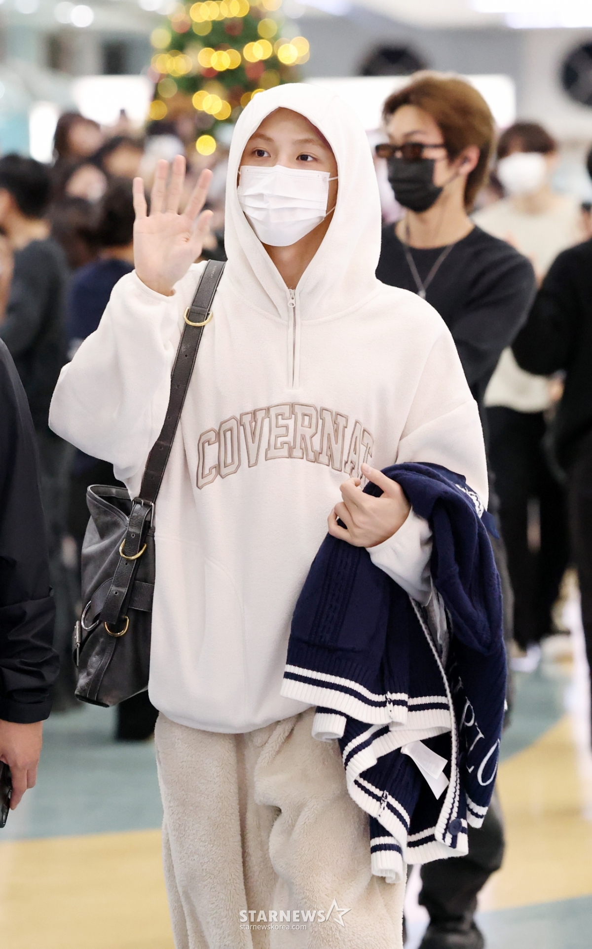 크래비티 성민, 편안한 입국 룩[★포토]