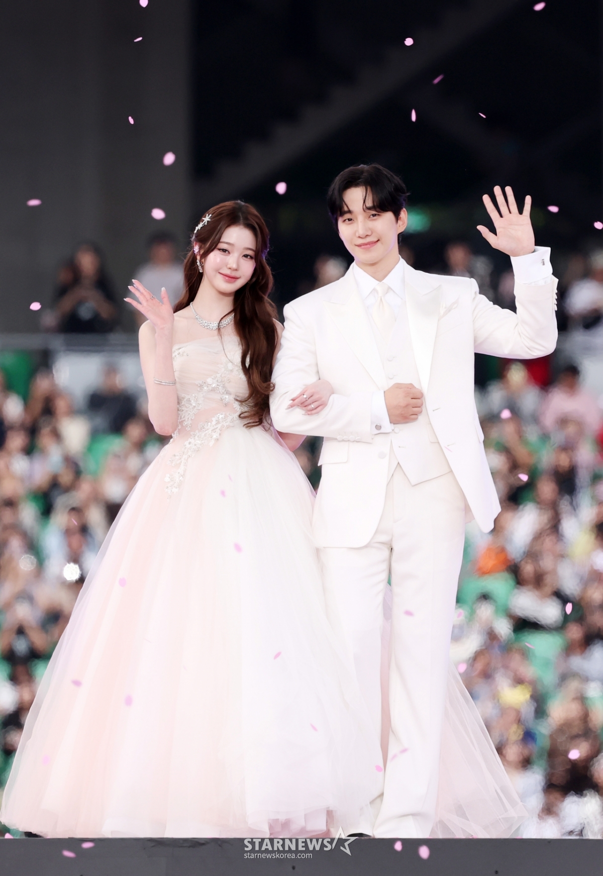 장원영-이준호, 10돌된 AAA의 두 MC[★포토]