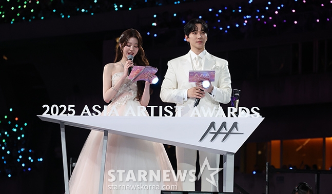 장원영 '디스 이즈 AAA 응원봉 타임' [★포토]