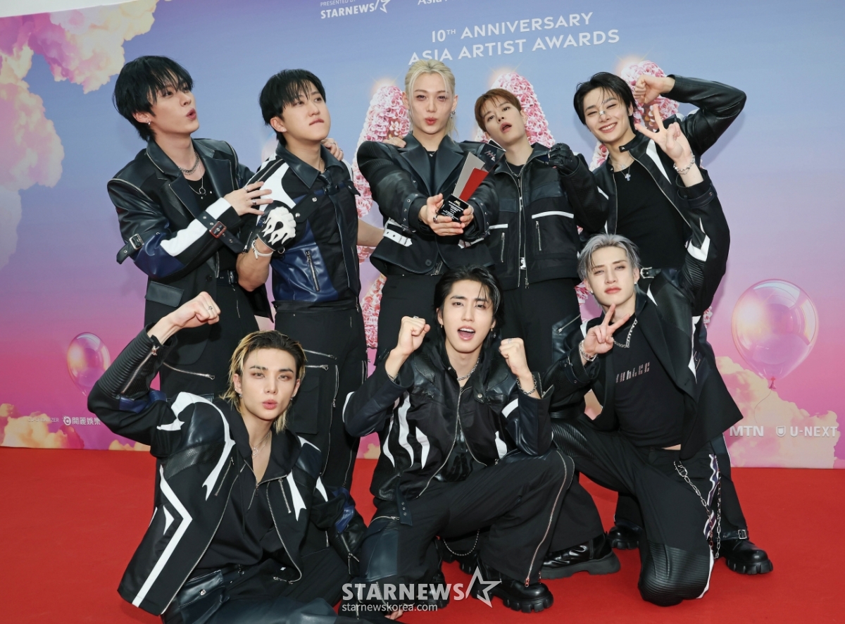 스트레이키즈 '10주년 AAA, 인기상 받았어요!'[★포토]
