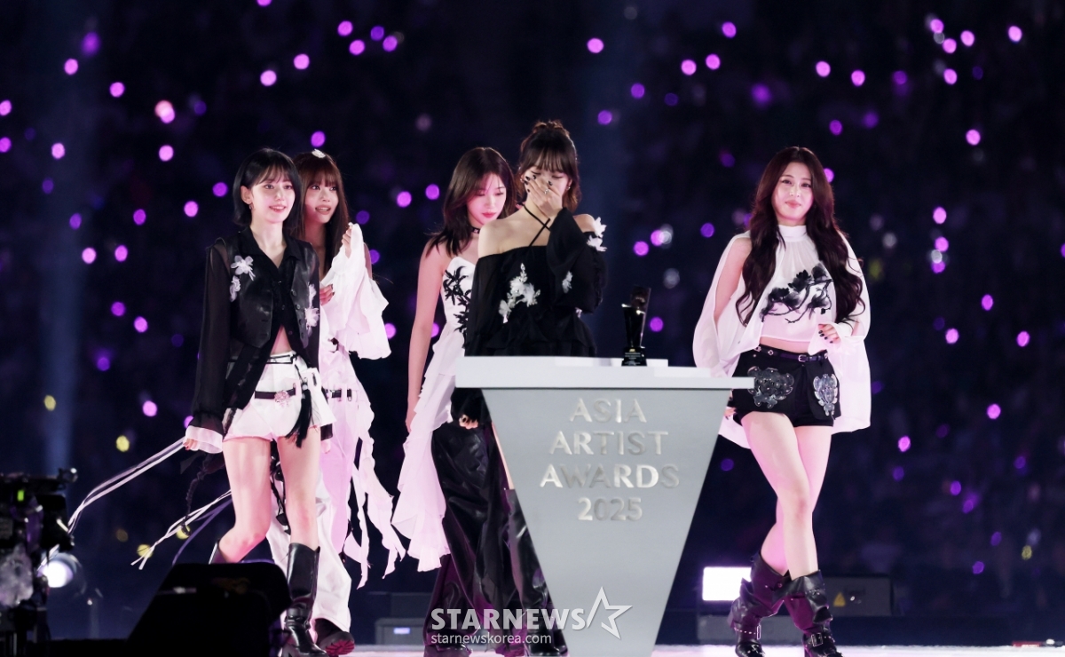 르세라핌, '2025 AAA' 대상 뮤직아이콘 상[★포토]