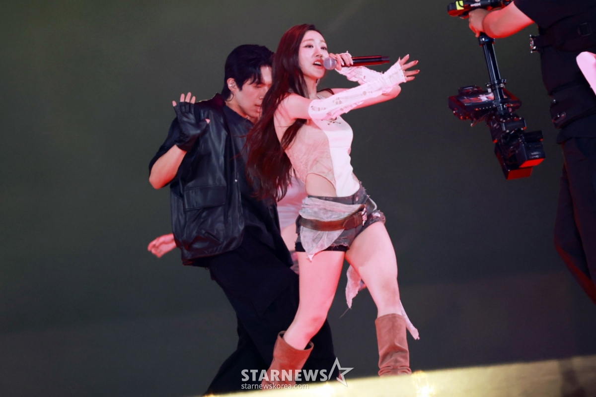 키스오브라이프 '카메라를 향해~'[★포토]