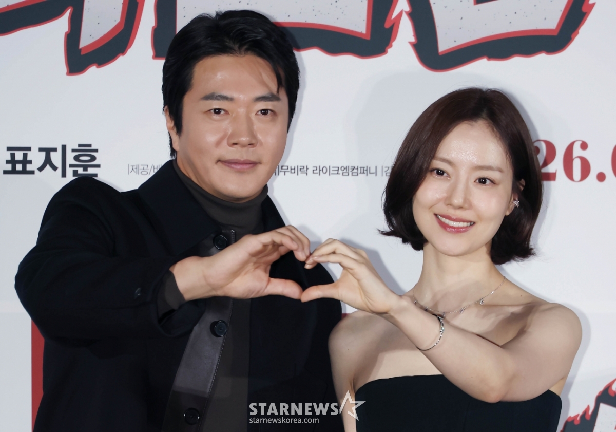 권상우-문채원 '다정한 손하트'[★포토]