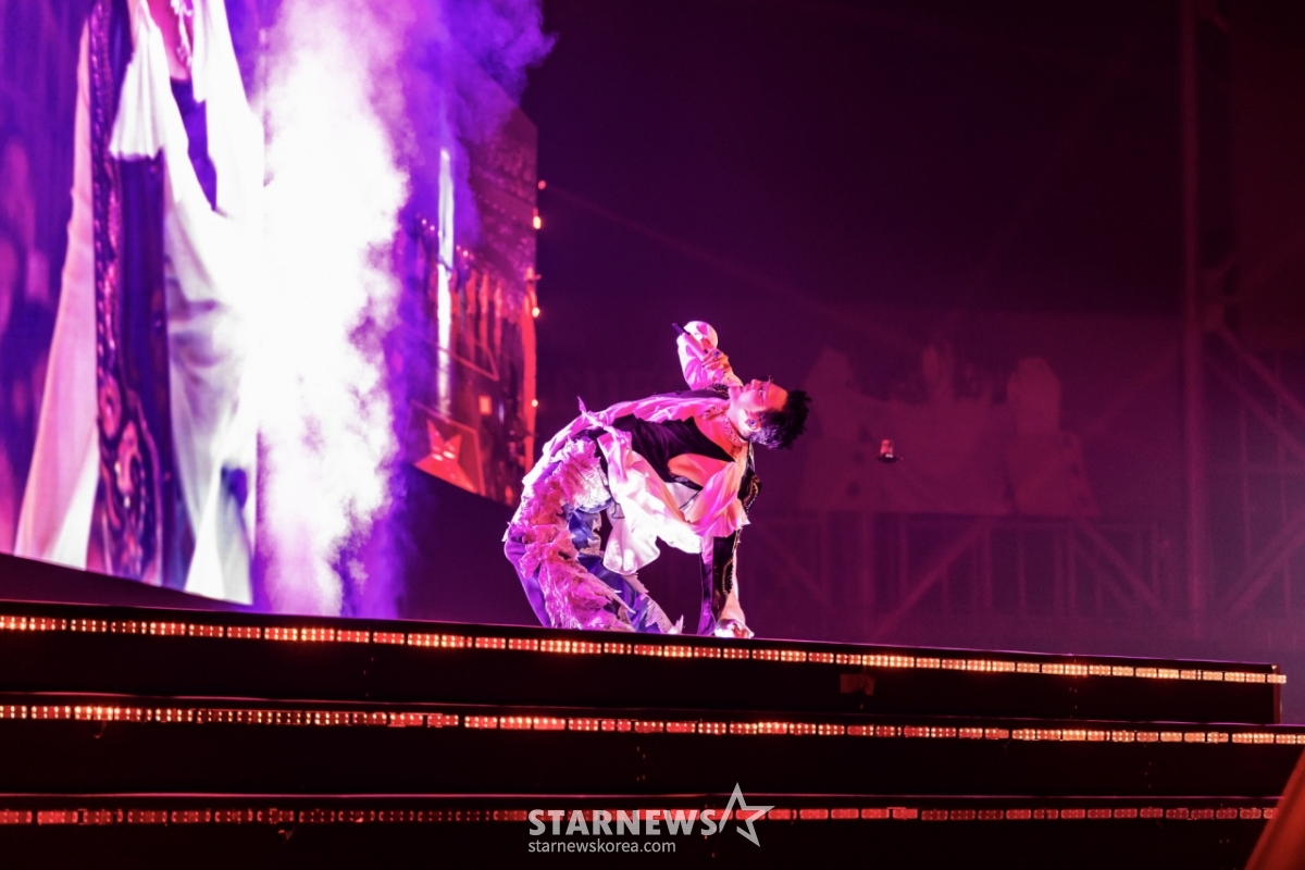 지드래곤 '남다른 무대 매너'[★포토]