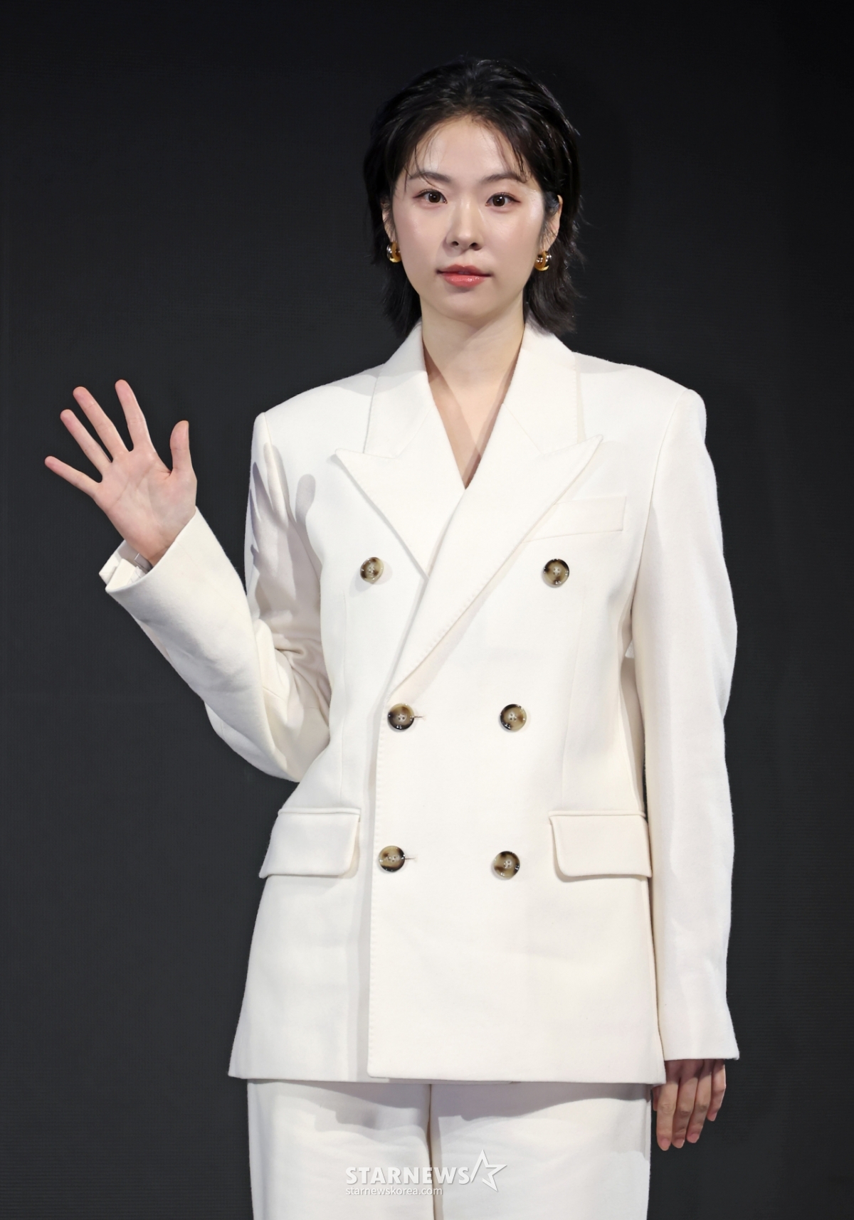 서은수 '눈길 잡는 손인사'[★포토]