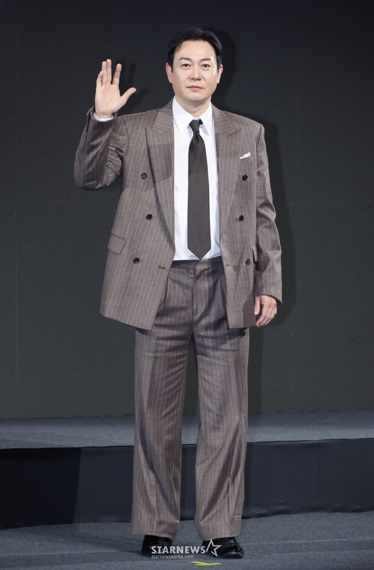 박용우 '손인사는 여유롭게'[★포토]