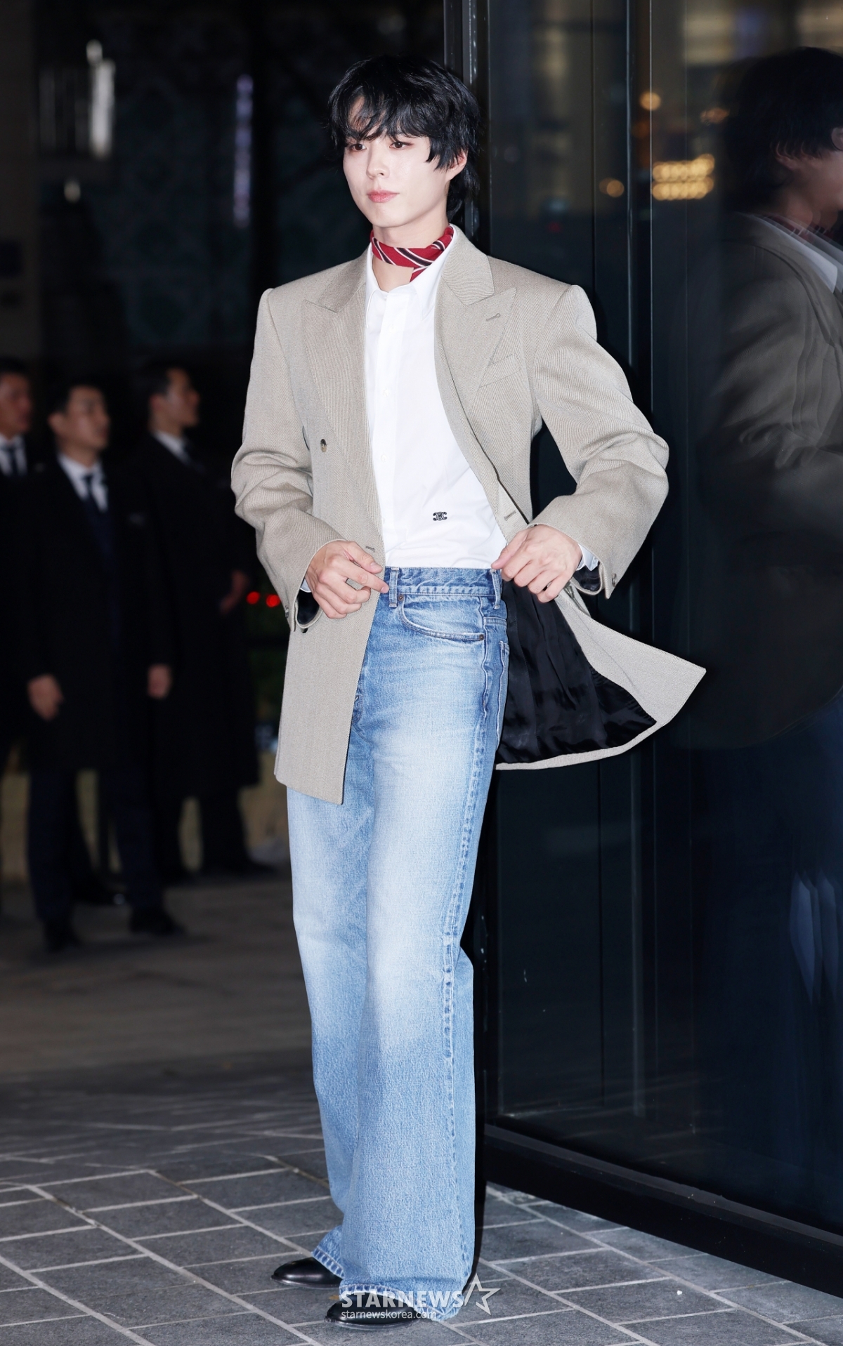 박보검, 자켓 살짝 넘기며[★포토]