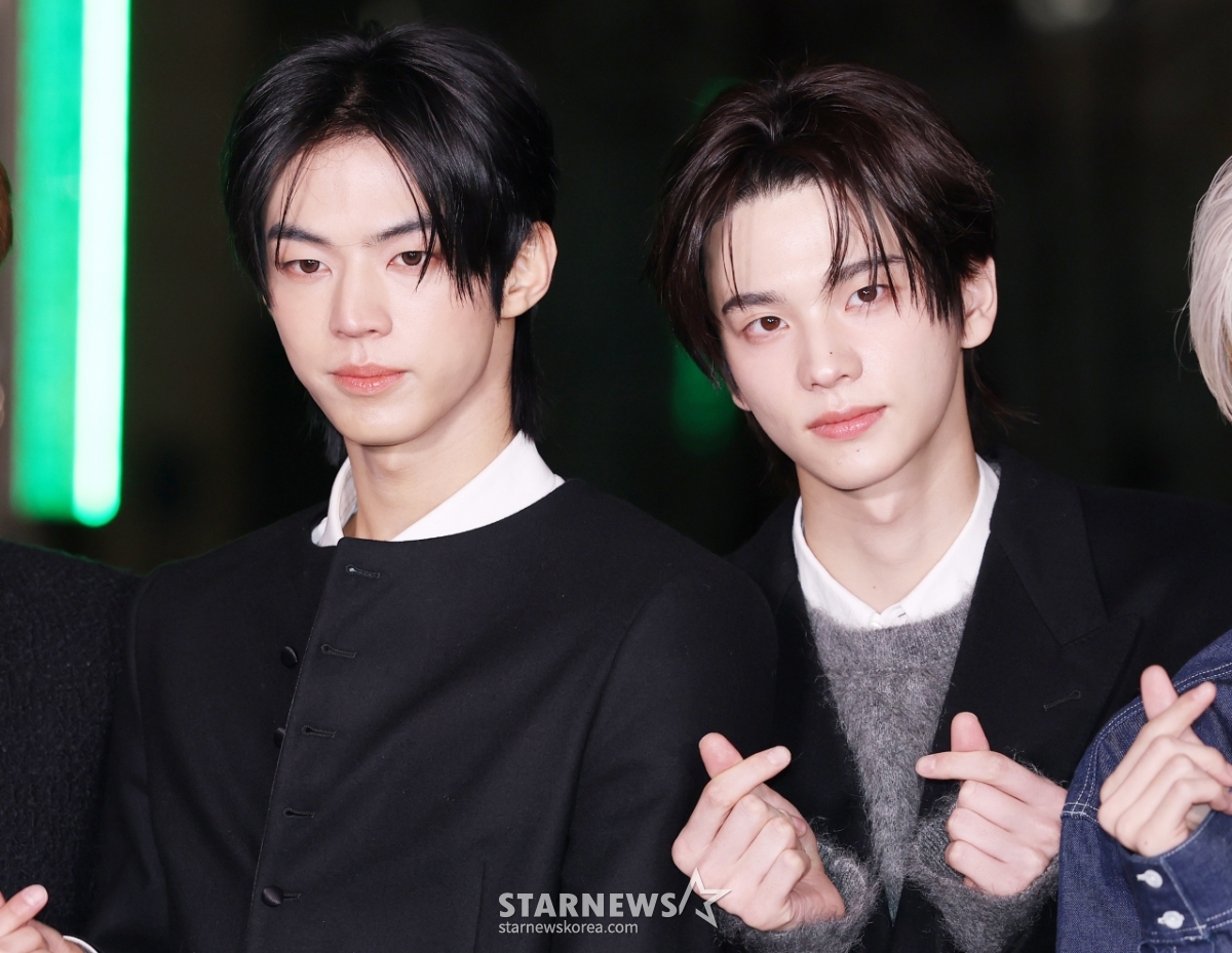 도훈-신유, 둘이 합쳐 비주얼 폭발[★포토]