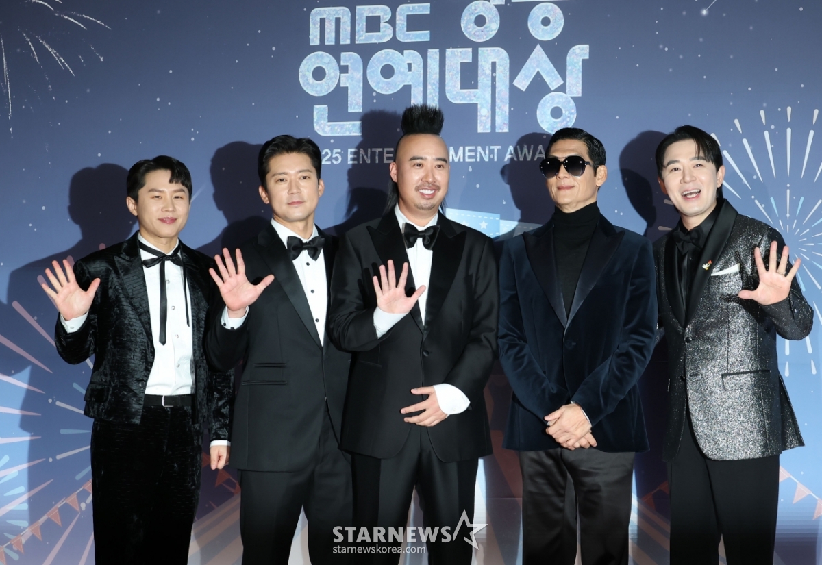 양세형-김대호-유희관-박준형-붐 '사랑스런 손인사'[★포토]