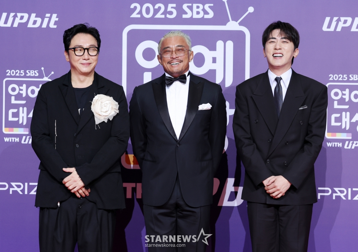 탁재훈-추성훈-김원훈, 차렷하고 함박 미소[★포토]