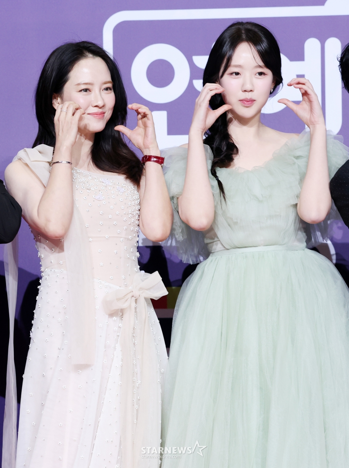 송지효-지예은, 런닝맨 여신들[★포토]