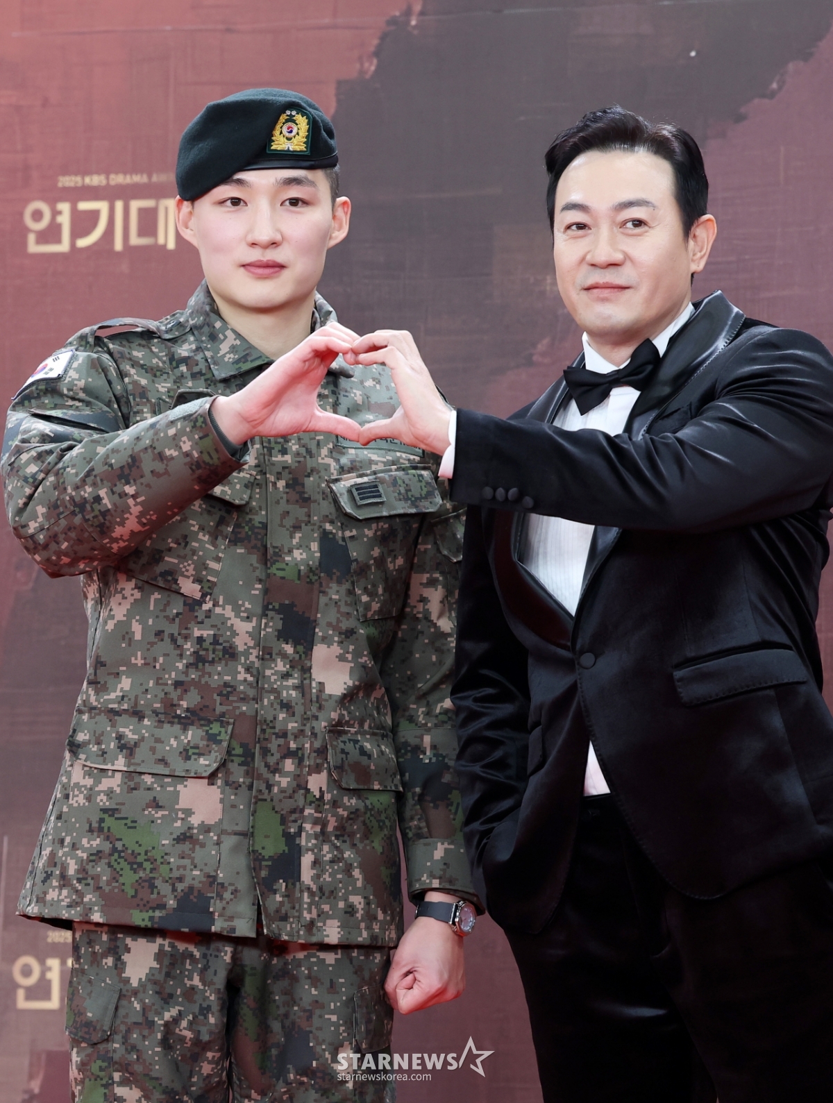 권지우-박용우, 군복과 턱시도의 신기한 조합[★포토]