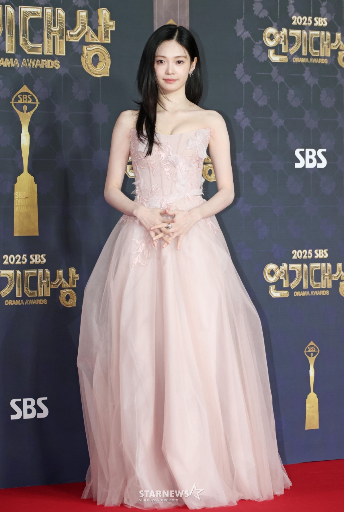 우다비 '우아한 드레스 핏'[★포토]