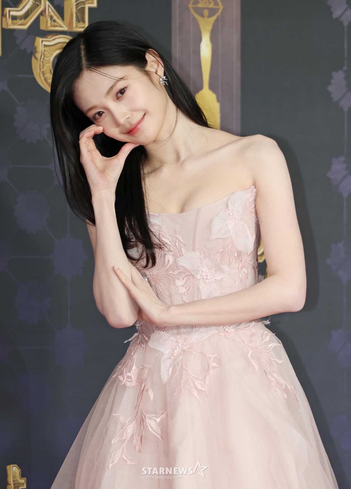 우다비 '상큼 볼하트'[★포토]