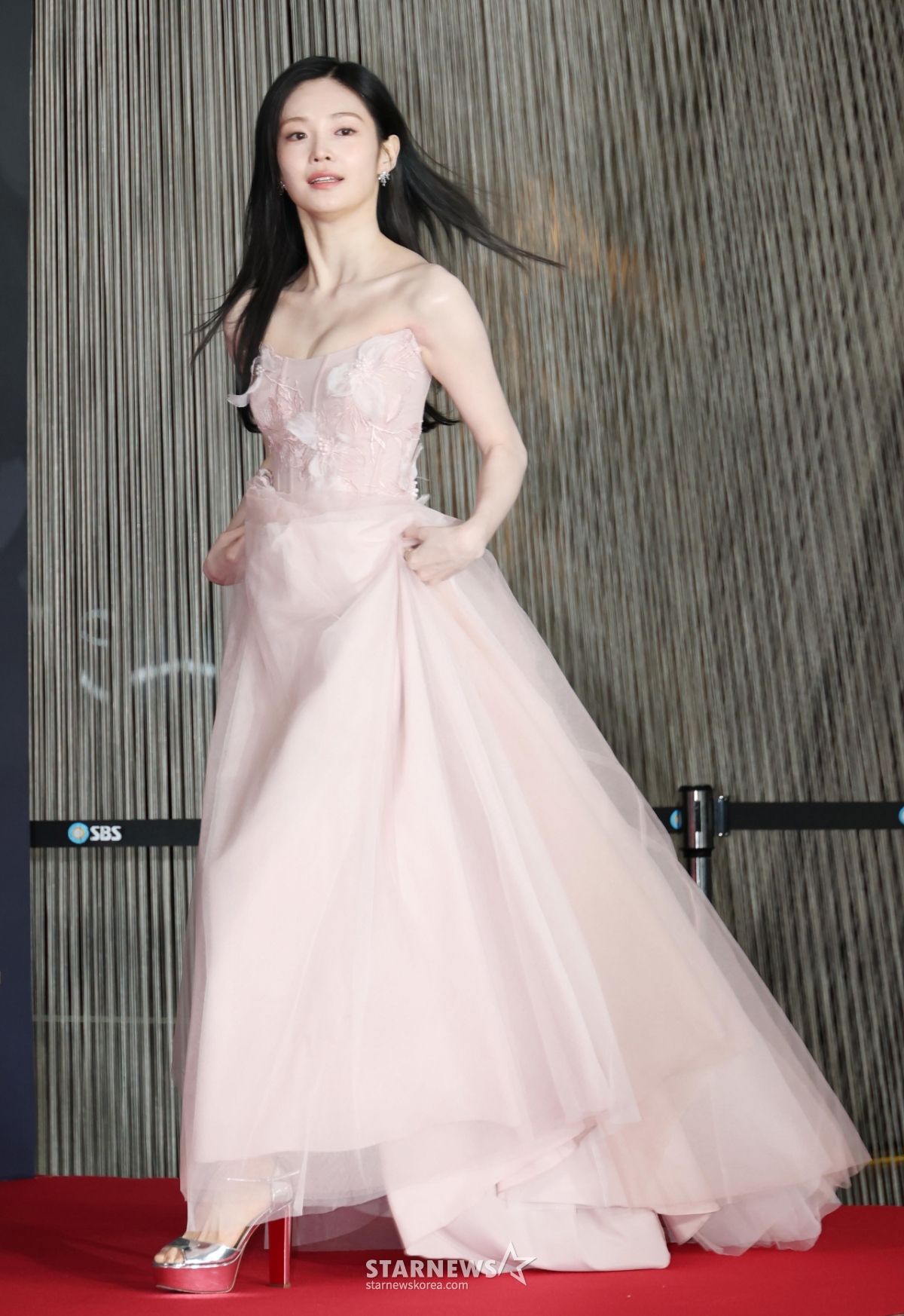 우다비 '상큼한 발걸음'[★포토]