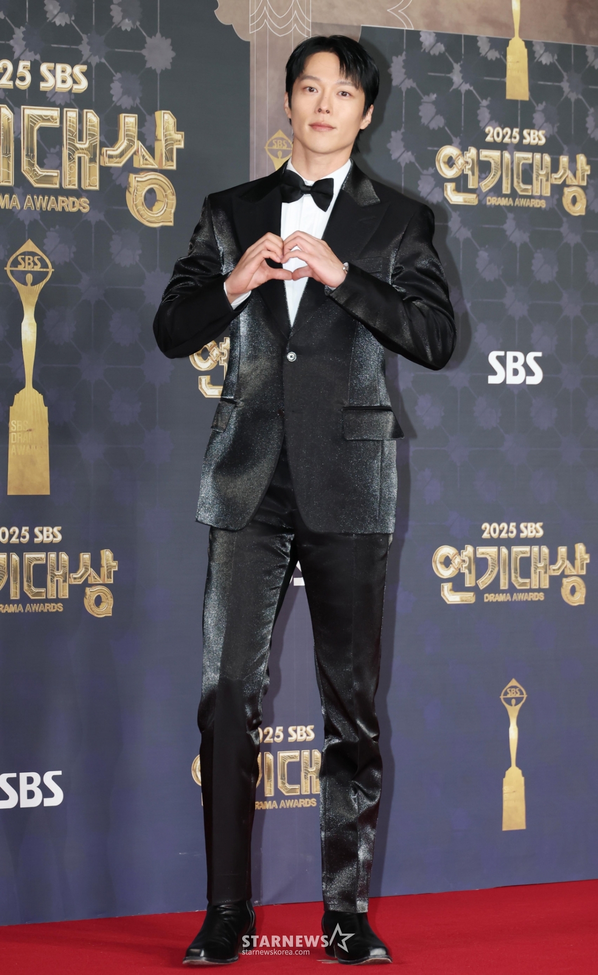 장기용 '완벽한 턱시도 핏'[★포토]