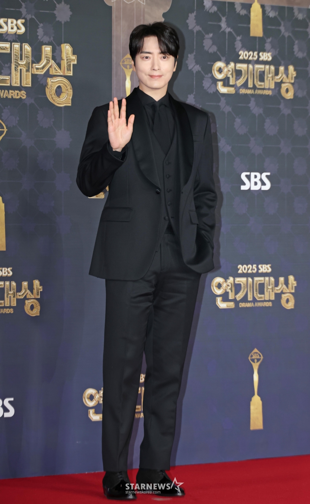 이준혁 '완벽한 수트핏'[★포토]