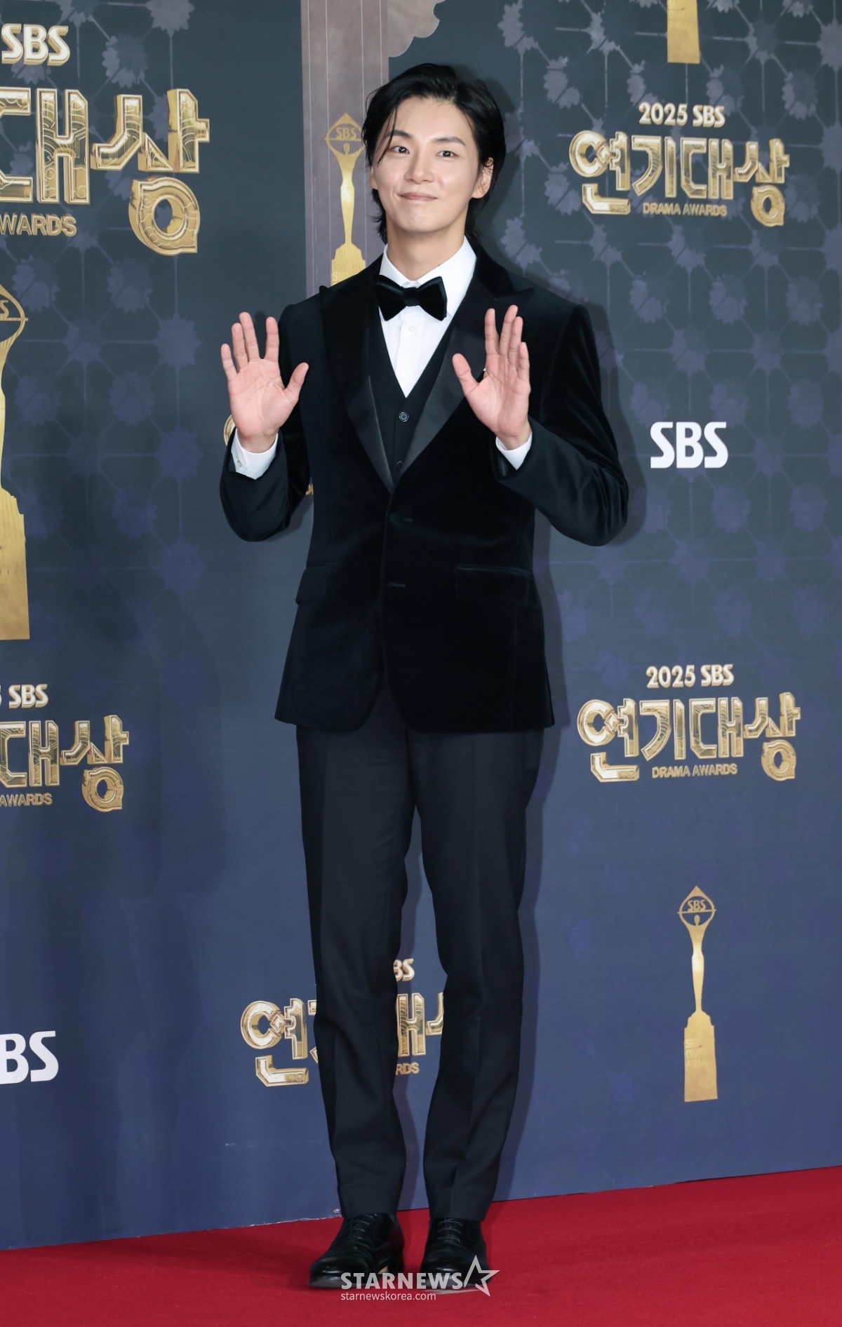 윤시윤 '완벽한 턱시도 핏'[★포토]