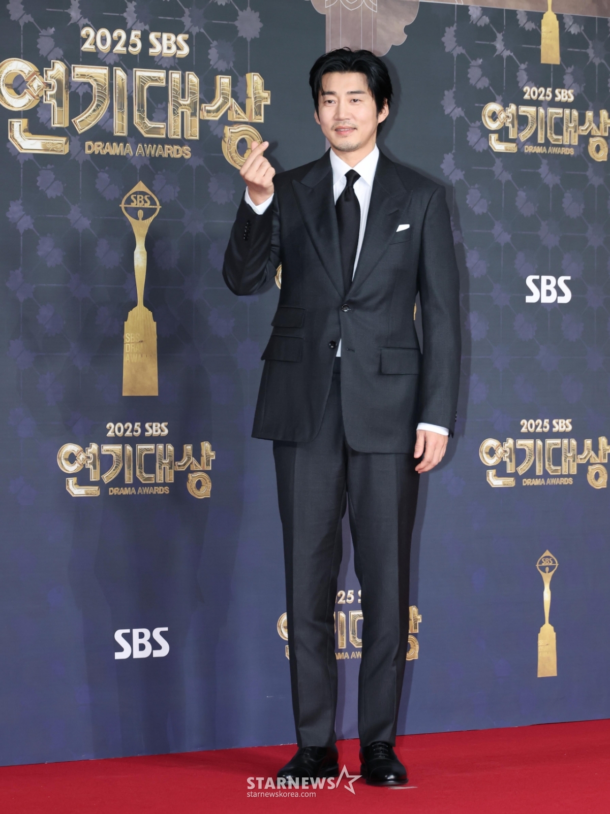 윤계상 '완벽한 수트핏'[★포토]