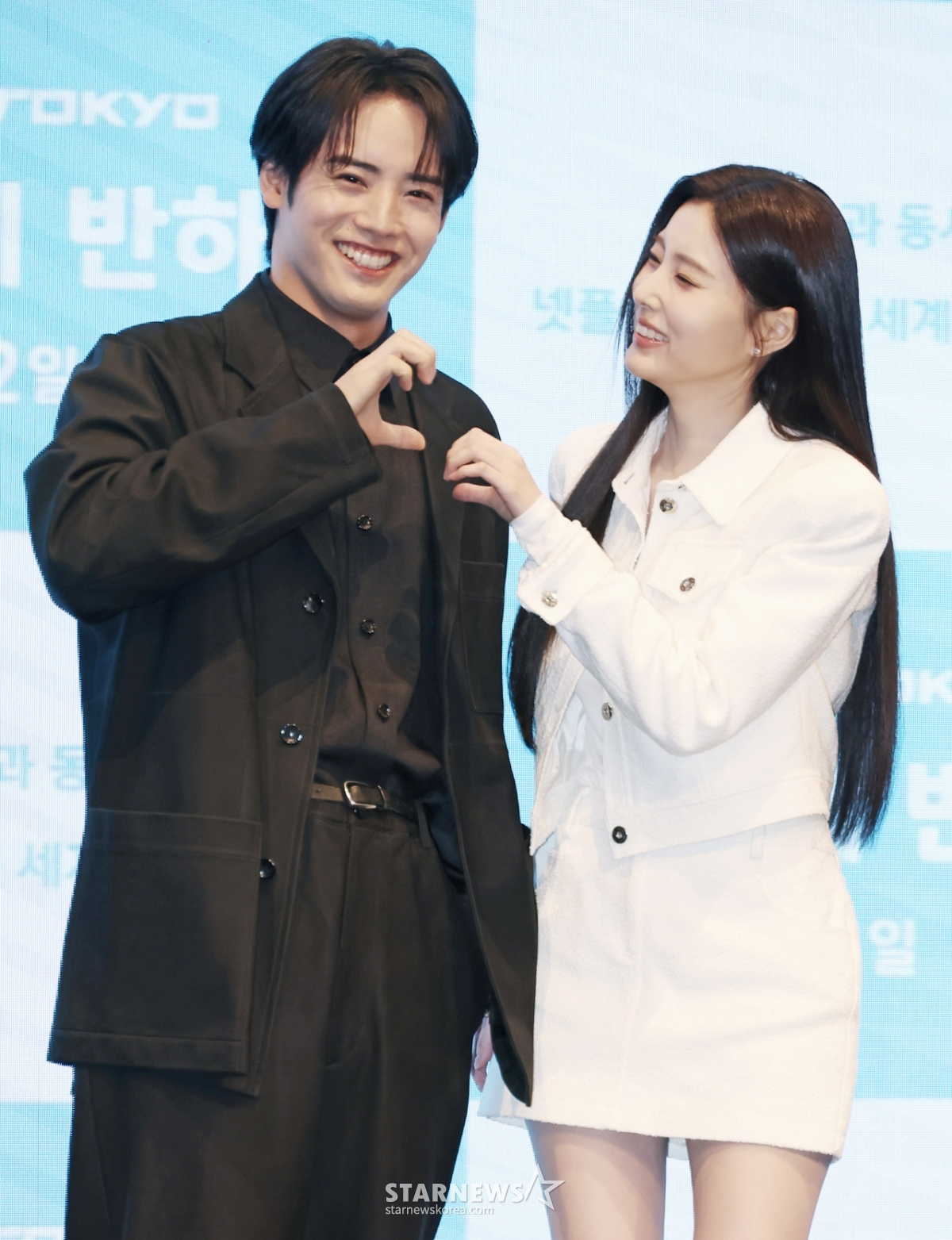 아카소 에이지-강혜원 '우리 진짜 친해요'[★포토]