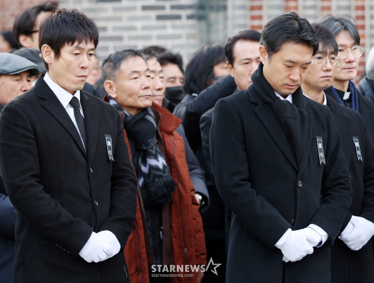 설경구-조우진, 고 안성기 애도[★포토]