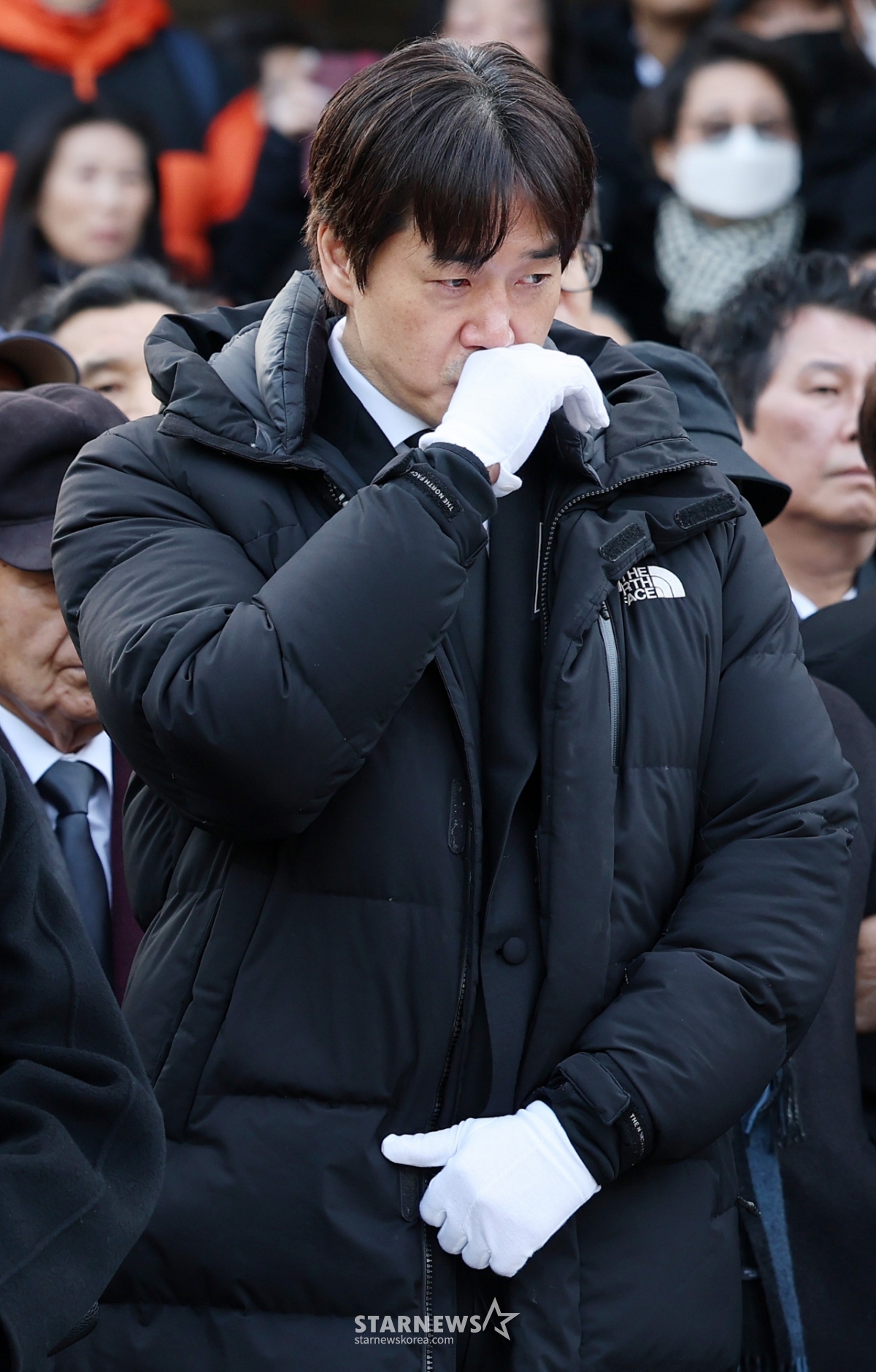 유지태, 슬픔에 잠겨[★포토]