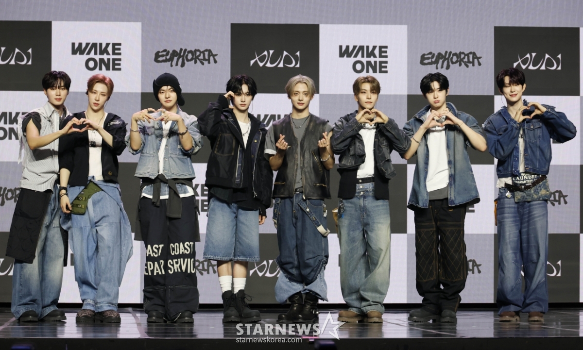 알파드라이브원 '데뷔 앨범 사랑해 주세요'[★포토]