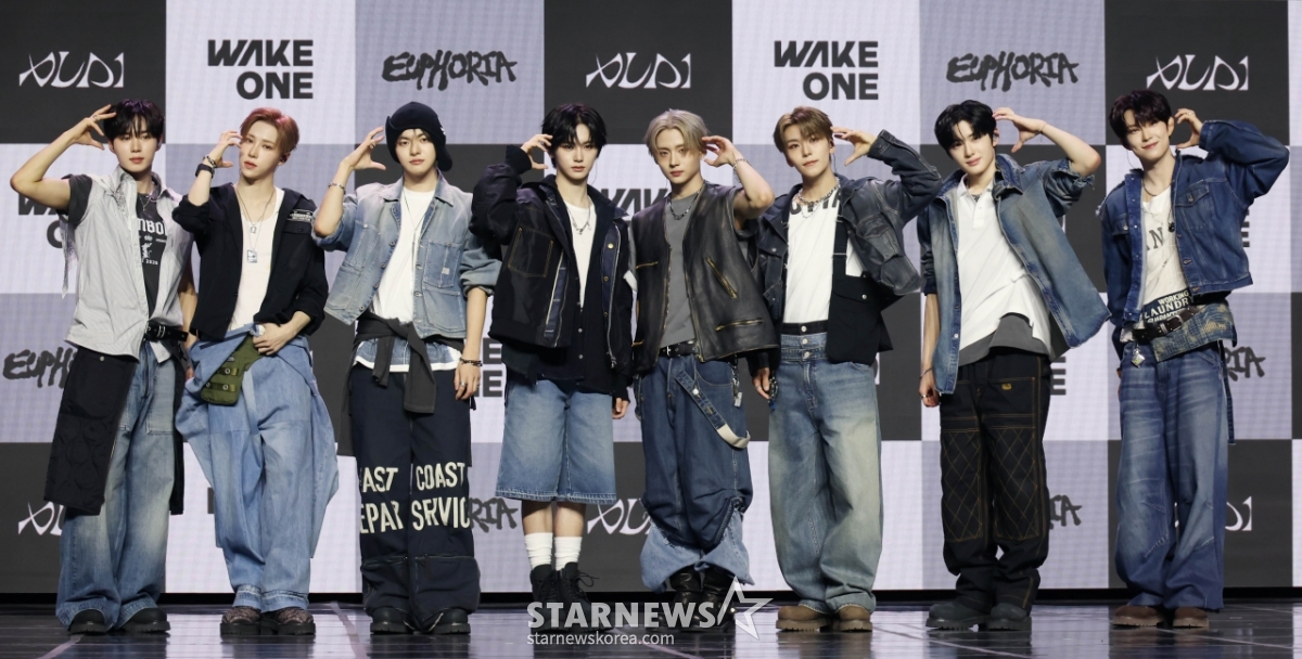 알파드라이브원 '오늘 데뷔했어요'[★포토]
