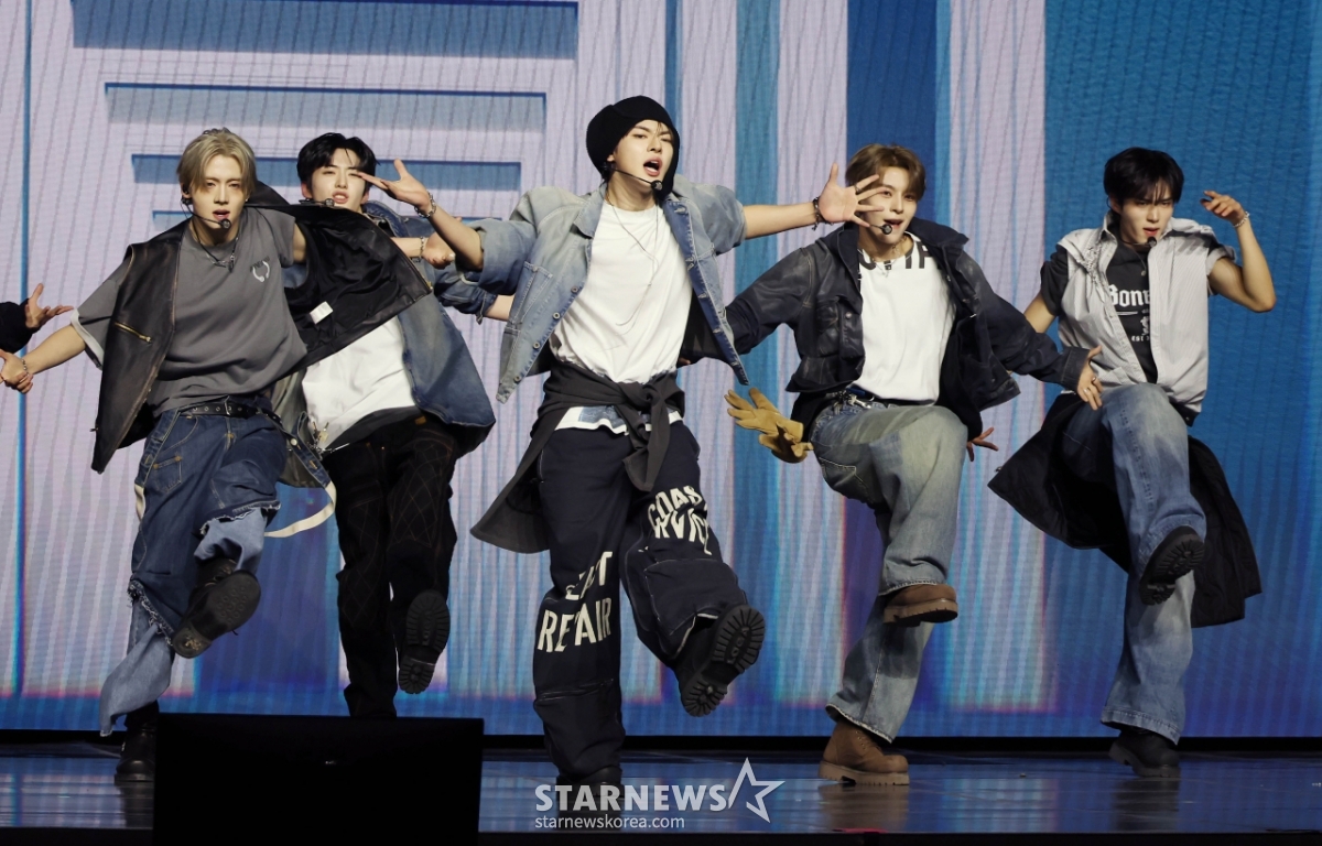 알파드라이브원 '남다른 퍼포먼스'[★포토]