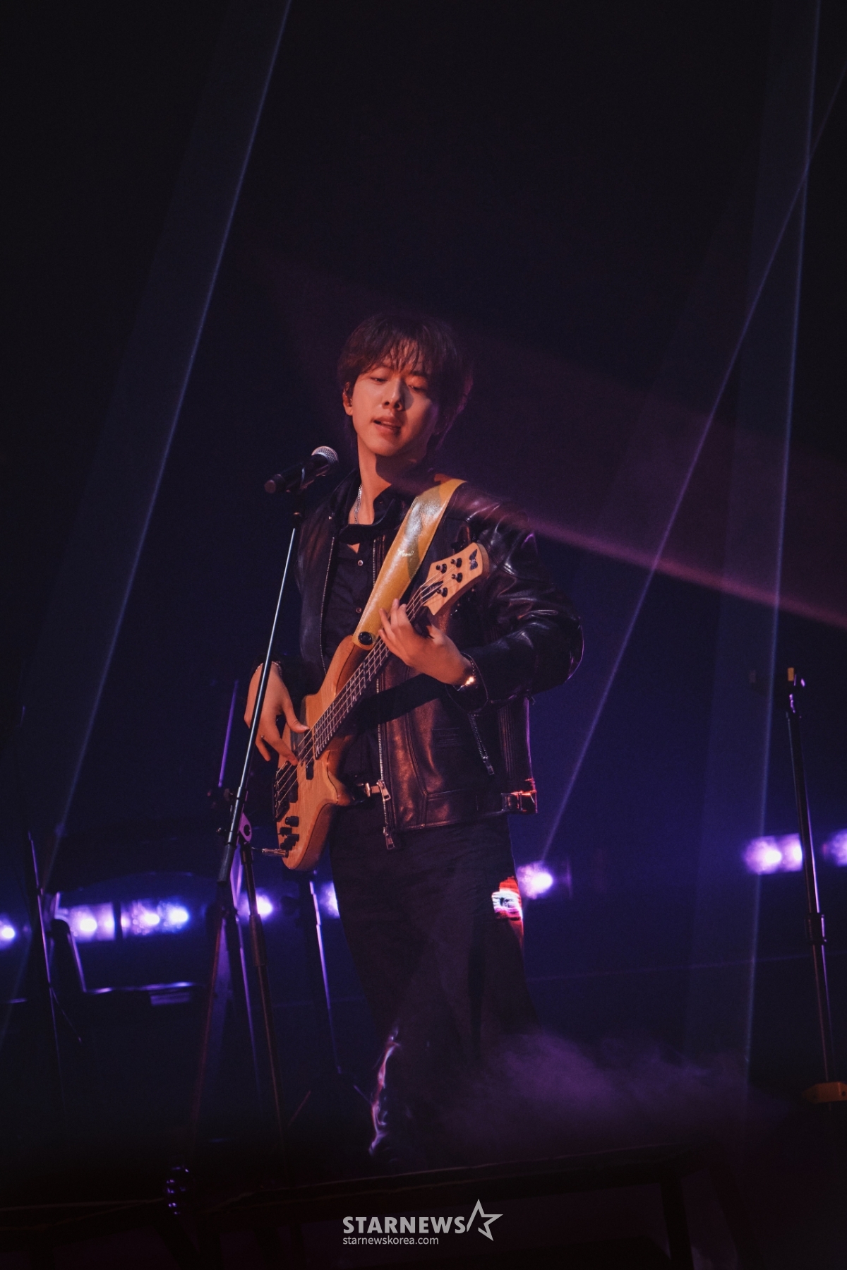 씨엔블루 이정신 '여심 잡는 베이시스트'[★포토]