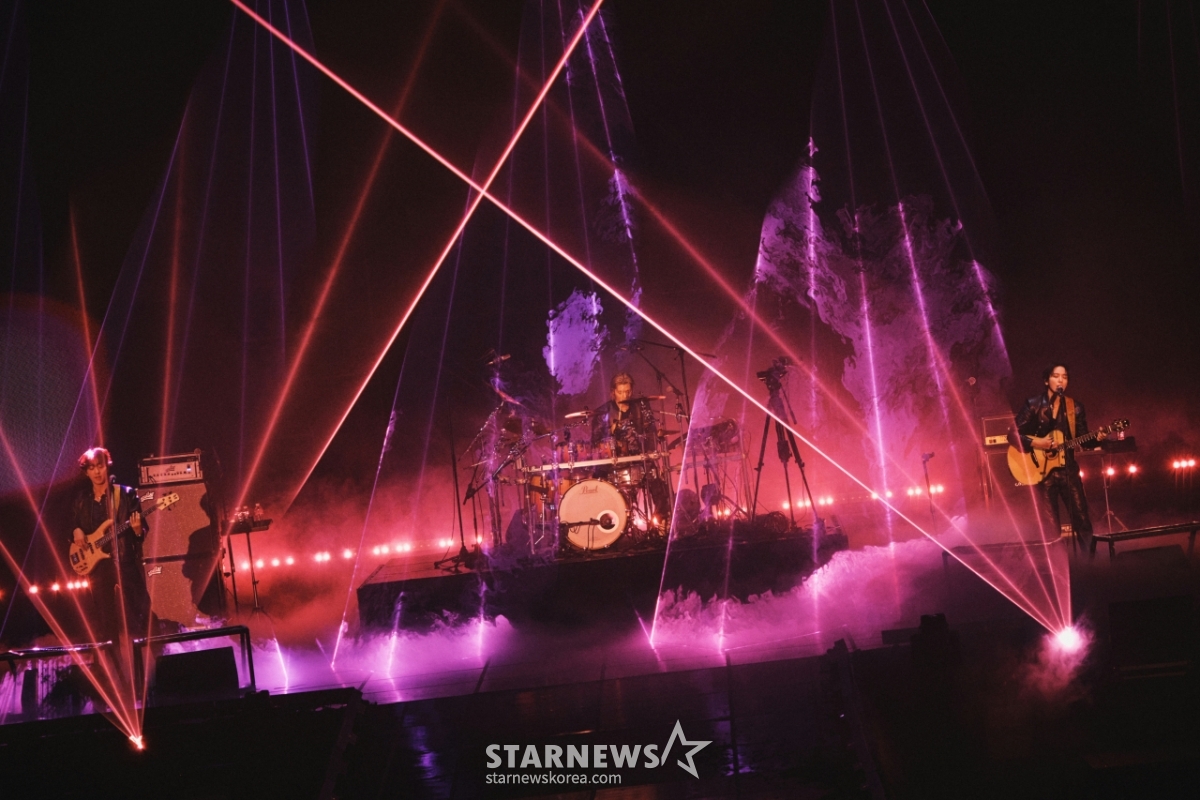 씨엔블루 '화려한 무대'[★포토]