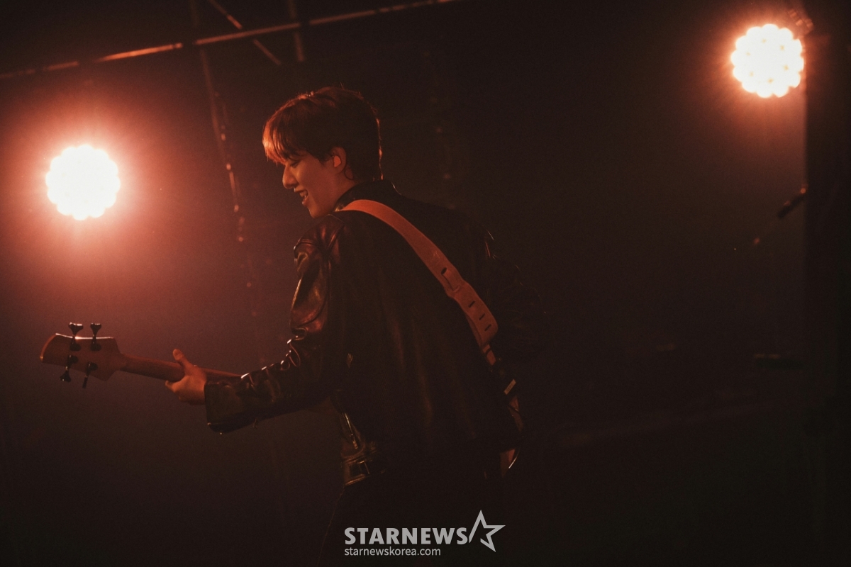 씨엔블루 이정신 '감성 베이스'[★포토]