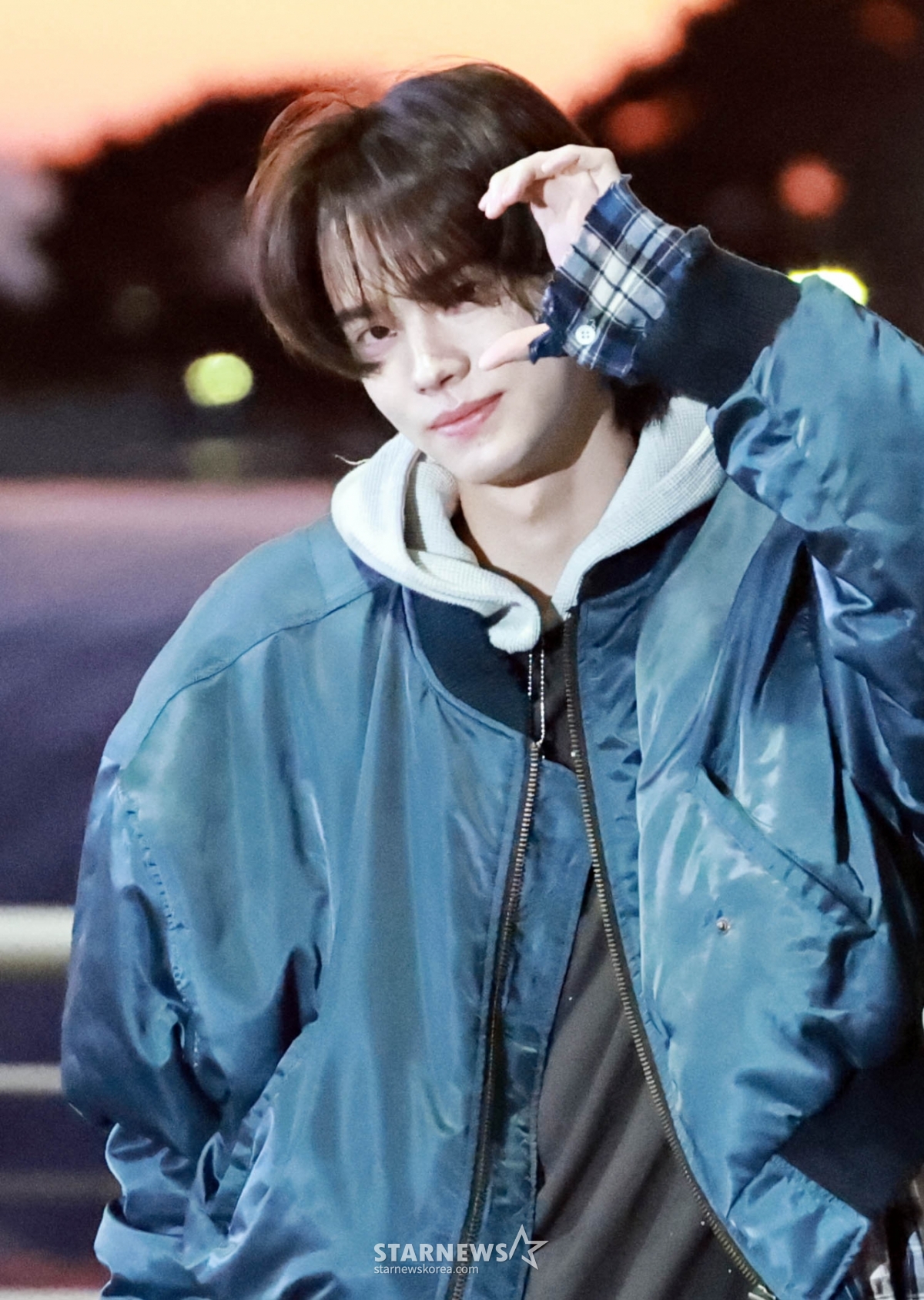 투어스 신유 '심쿵 하트' [★포토]