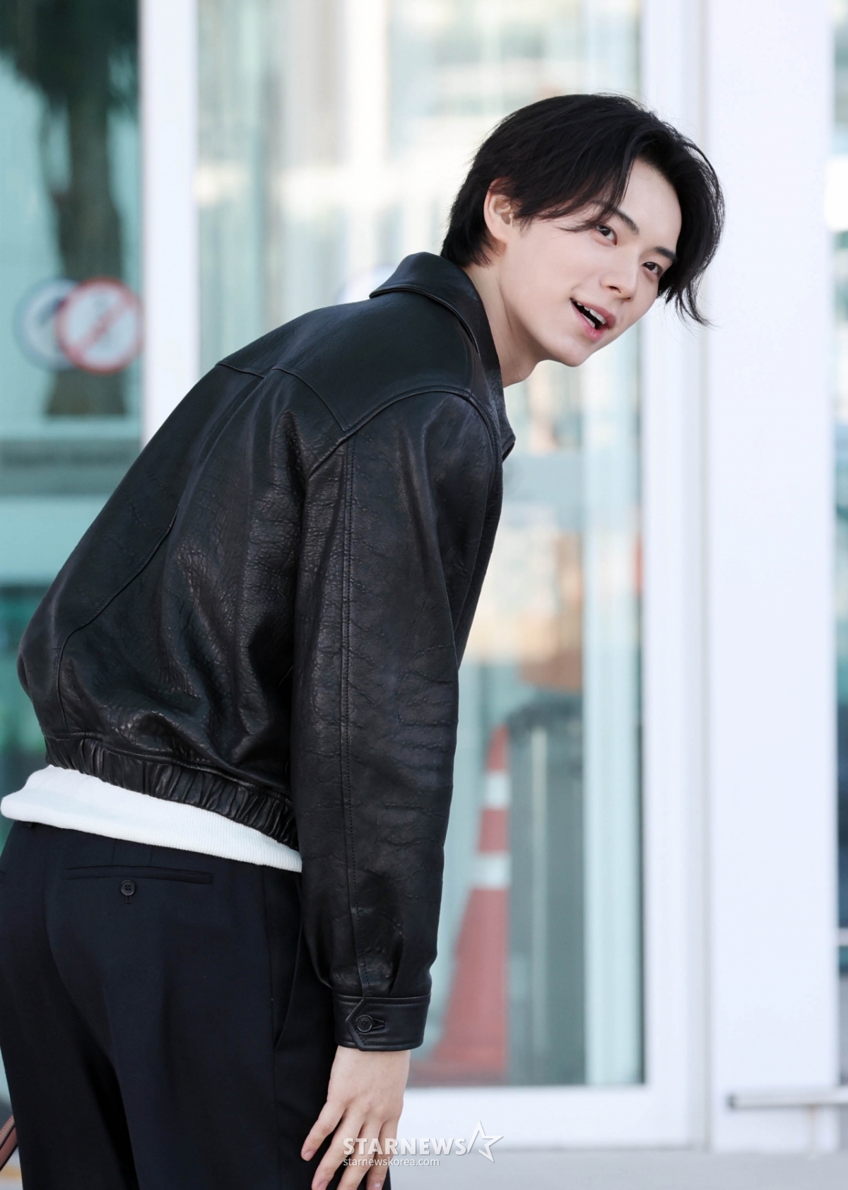 이채민 '인사하는 조각상' [★포토]