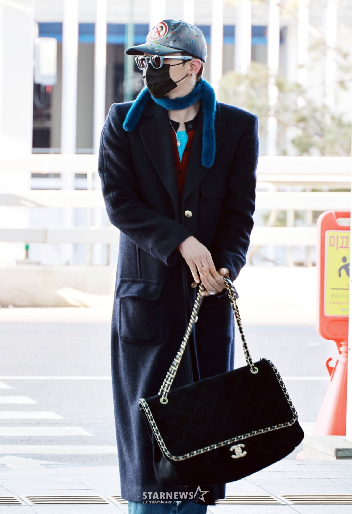 지드래곤 '엄청난 크기의 가방'[★포토]