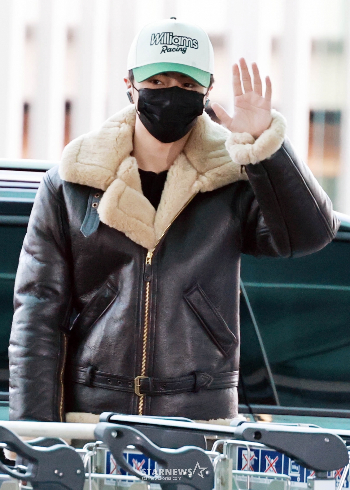 엔하이픈 제이 '스윗한 인사' [★포토]