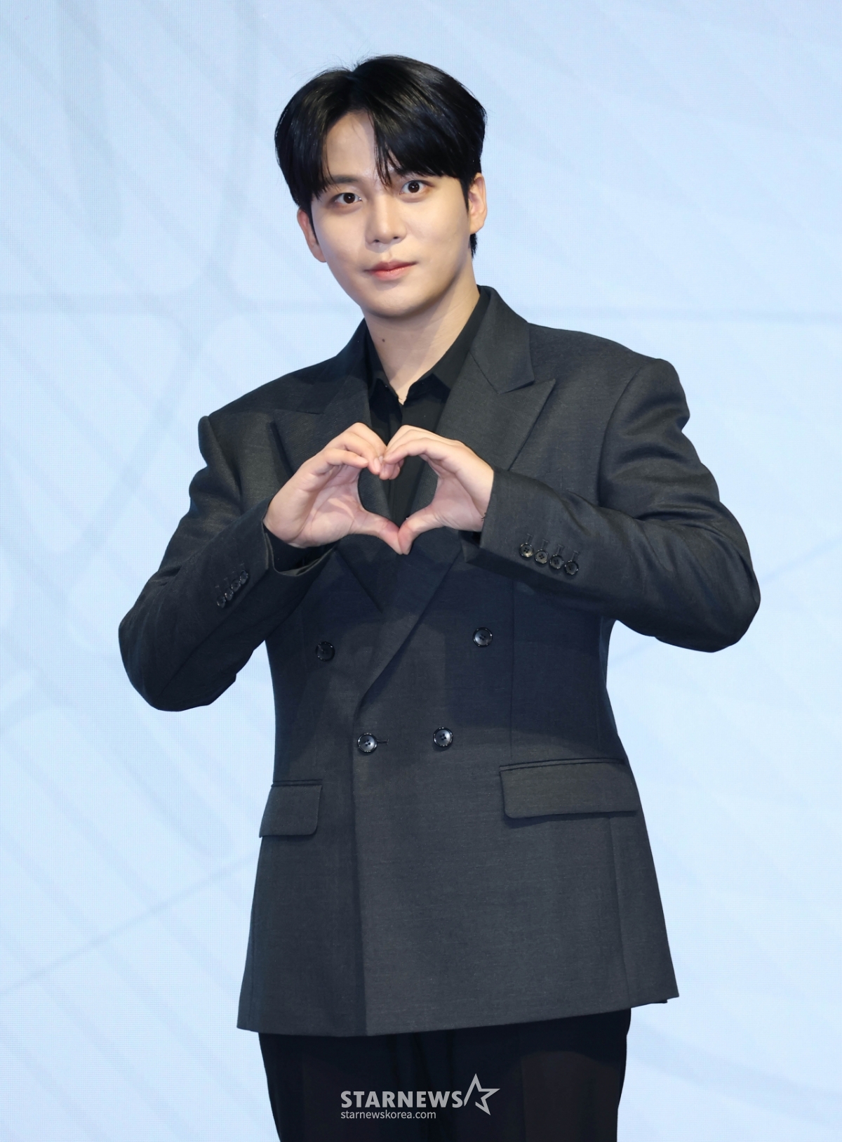 에이티즈 종호 '팬들 향한 손하트'[★포토]