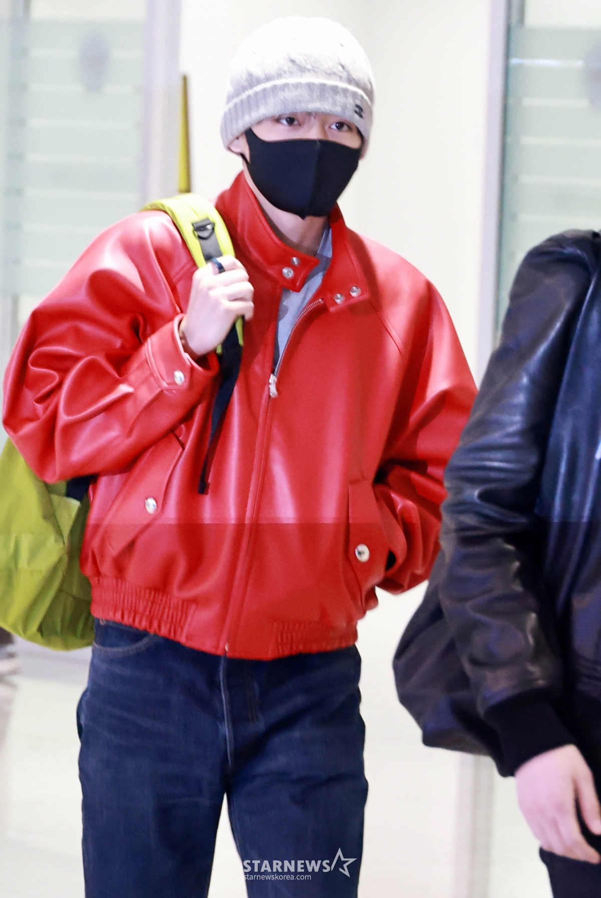 BTS 뷔 '강렬한 레드!'[★포토]