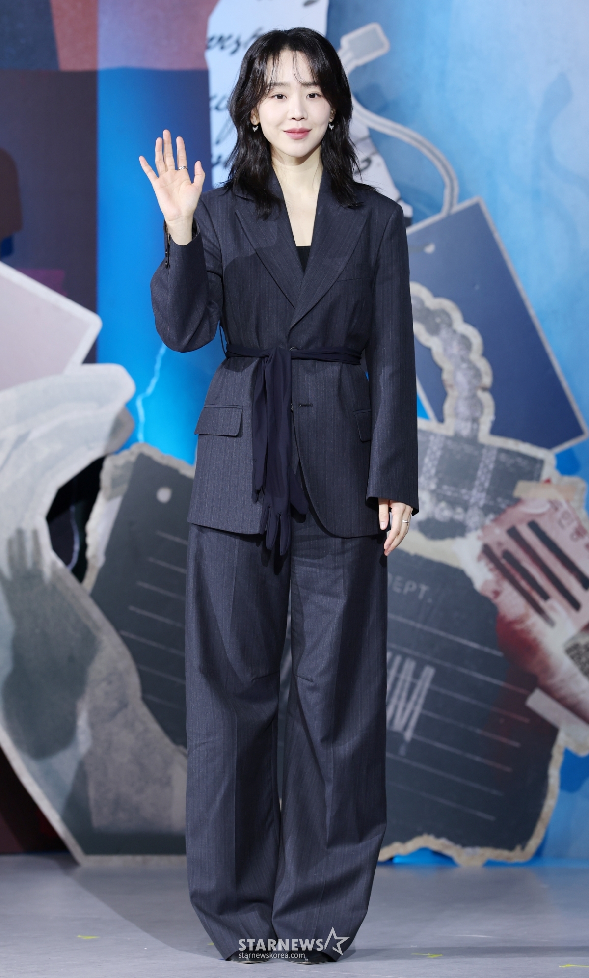 신혜선, 깔끔한 수트 룩[★포토]