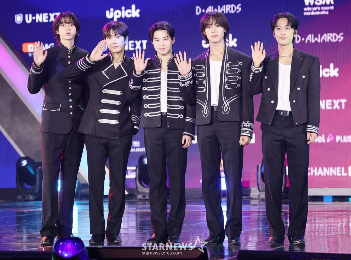 하이파이유니콘, 제복으로 깔끔하게[★포토]