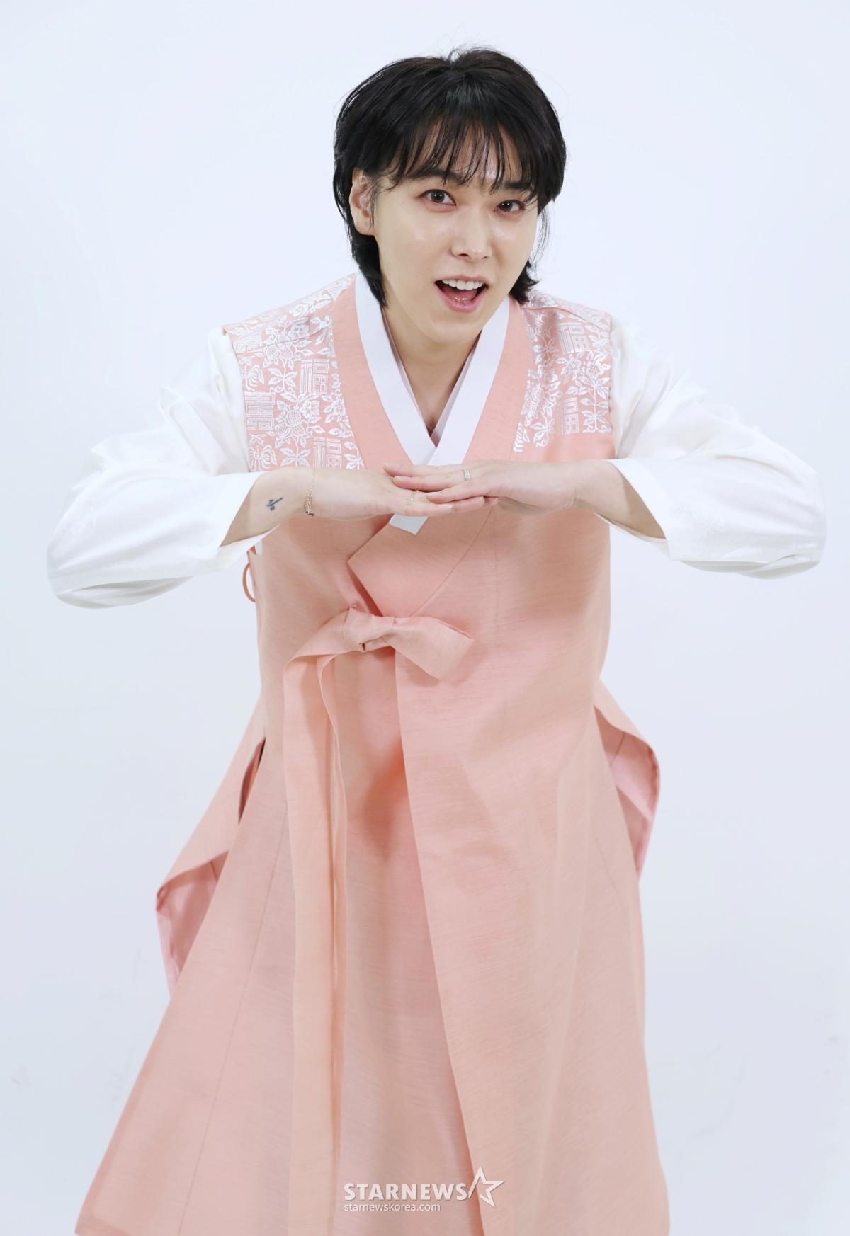 성민 '2026 병오년 새해 복 많이 받으세요'[★포토]